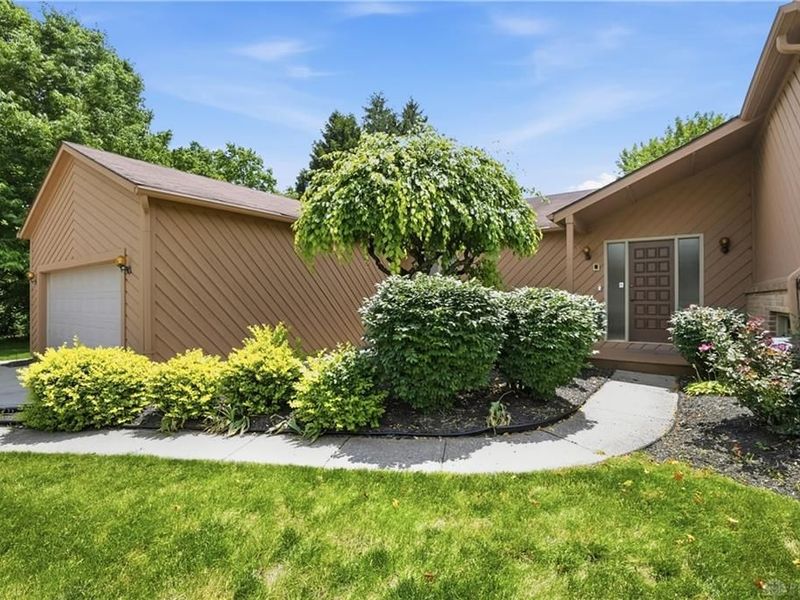 354 Shadywood Drive, Clayton, OH 45415 Photo 6