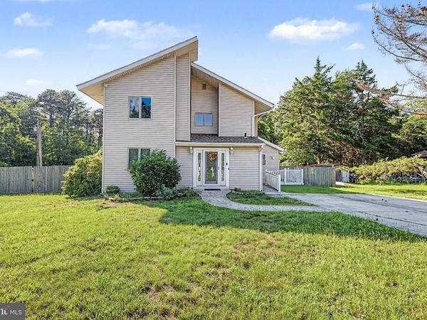 72 S LISA DRIVE, EGG HARBOR CITY, NJ 08215