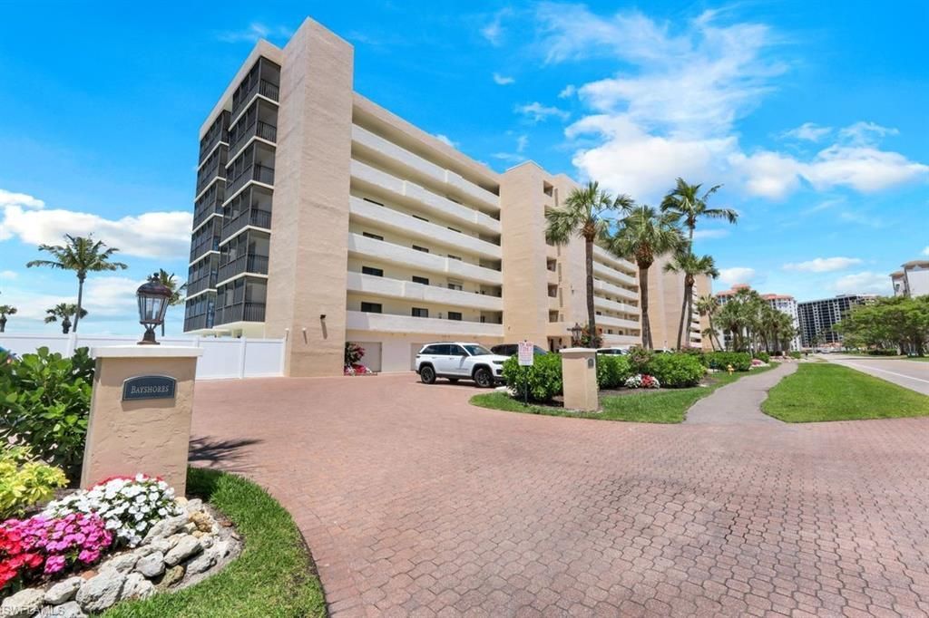 10475 Gulfshore Dr , Unit 142, Naples, FL 34108 Photo