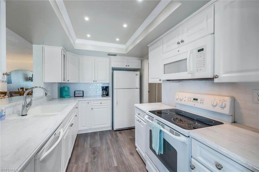 10475 Gulfshore Dr , Unit 142, Naples, FL 34108 Photo