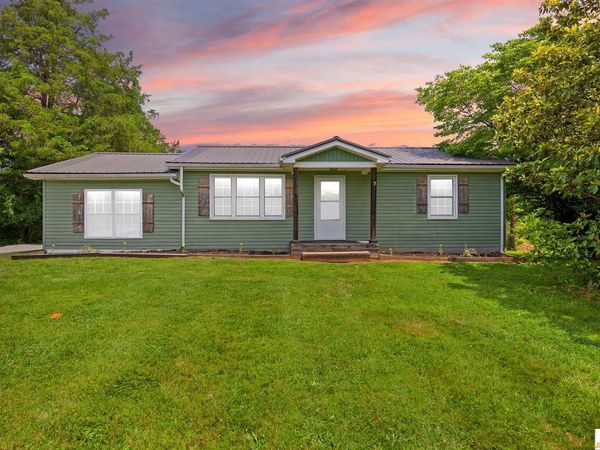 208 Eve Highway , Magnolia, KY 42757