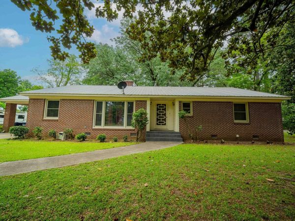1173 Gordon Street, Camden, AR 71701