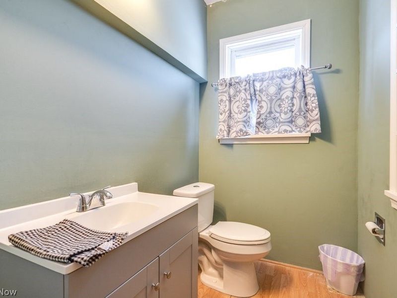 870 Parkway Boulevard, Alliance, OH 44601 Photo 13