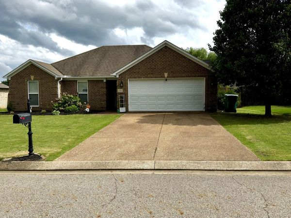 124 Enfield Cove , Medina, TN 38355