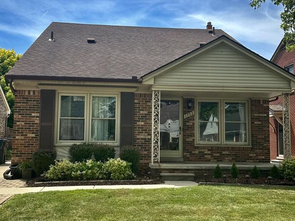 1753 N Silvery Lane, Dearborn, MI 48128