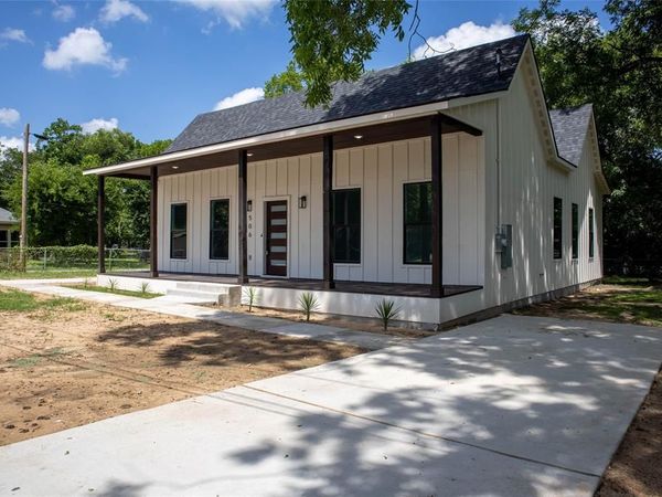 506 N Monroe , Kaufman, TX 75142