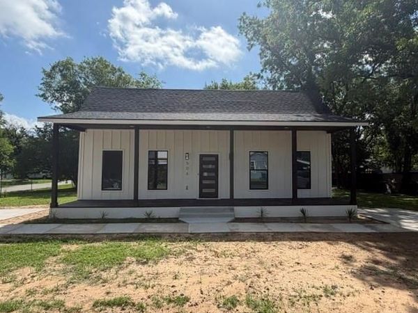 506 N Monroe , Kaufman, TX 75142