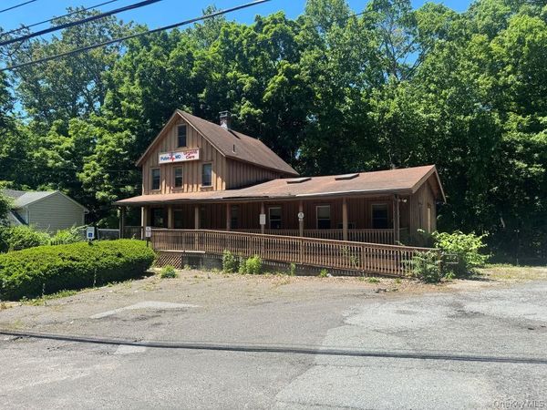 3244 Main Street E, Mohegan Lake, NY 10547