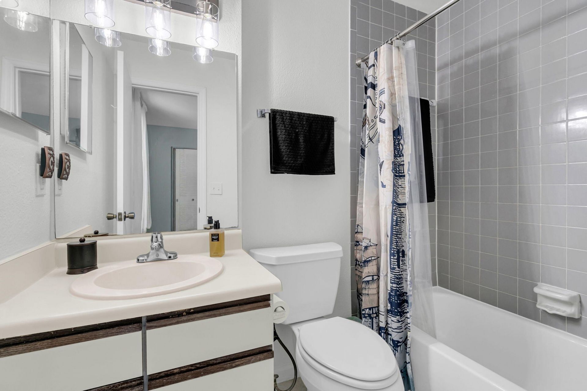 1819 Parc Vue Photo 24