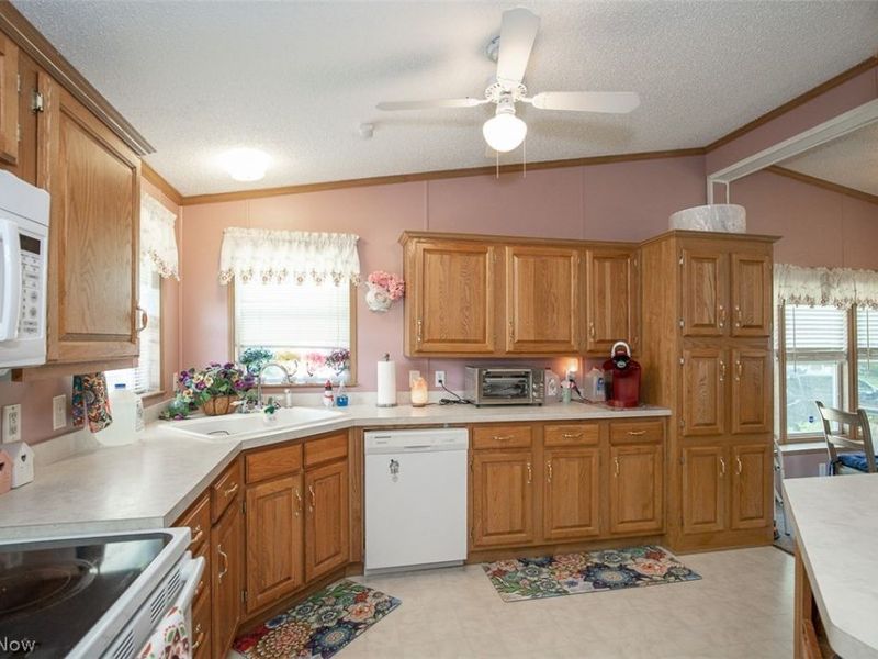 78 Periwinkle Drive , Olmsted Township, OH 44138 Photo 7