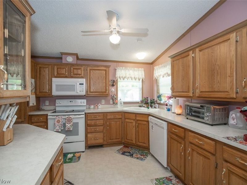78 Periwinkle Drive , Olmsted Township, OH 44138 Photo 9