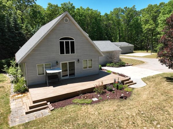9880 S Spruce Avenue, Newaygo, MI 49337