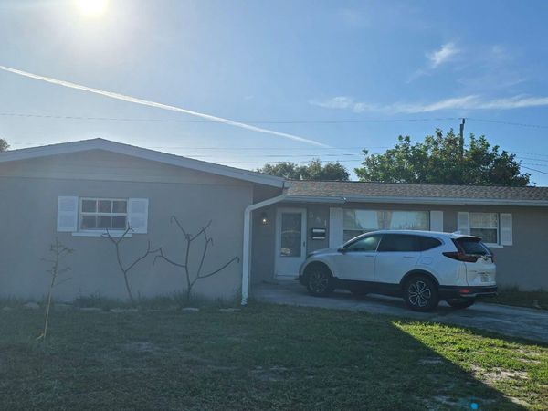 581 Oxford Avenue , Melbourne, FL 32935