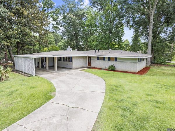 8709 Forest Hill Dr, Baton Rouge, LA 70809
