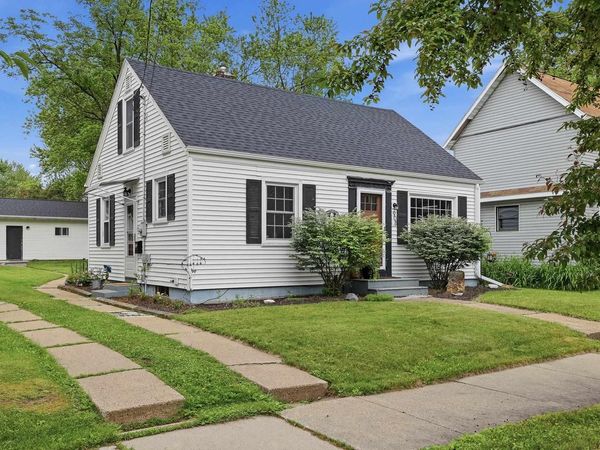 908 S PEACH STREET, Marshfield, WI 54449