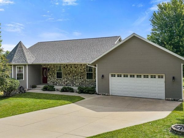 W10180 Tesser Trail, Portage, WI 53901