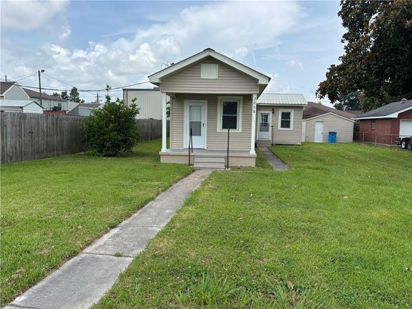 2008 GENERAL PERSHING Street, Violet, LA 70092