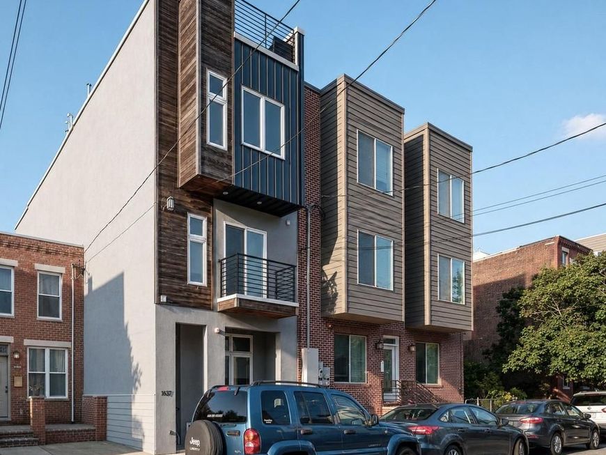 1637 Carpenter Street, Philadelphia, PA 19146 Main Photo