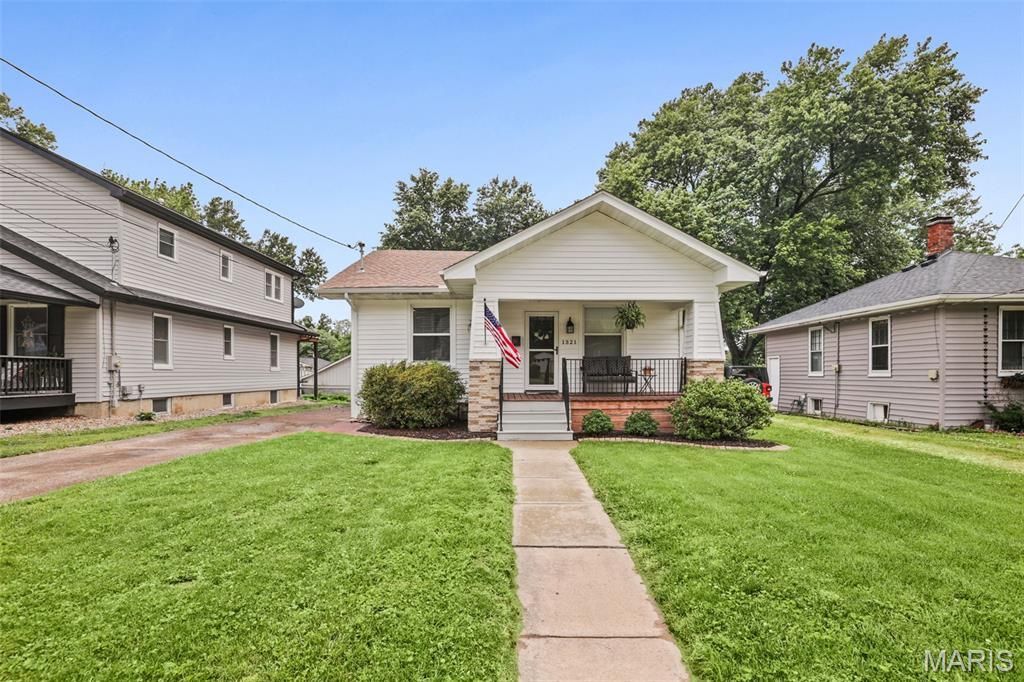 1321 Eberhart Avenue , Edwardsville, IL 62025 Main Photo