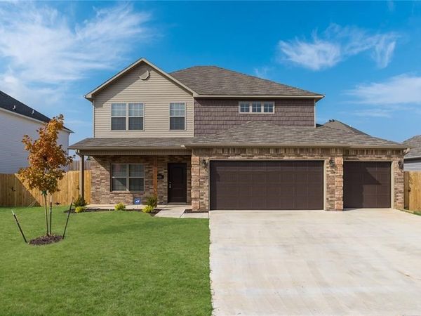 408 Driftwood Street , Lowell, AR 72745