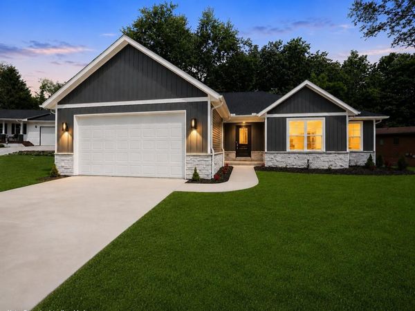99 Rome Beauty Court, Howard, OH 43028