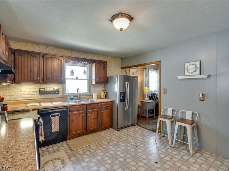 2313 Bollinger Avenue NE, Canton, OH 44705 Photo 10