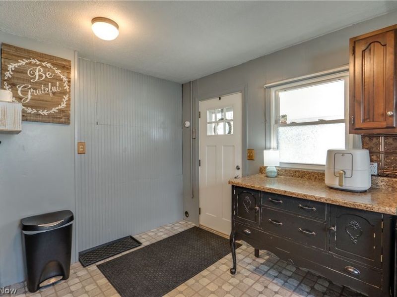 2313 Bollinger Avenue NE, Canton, OH 44705 Photo 11