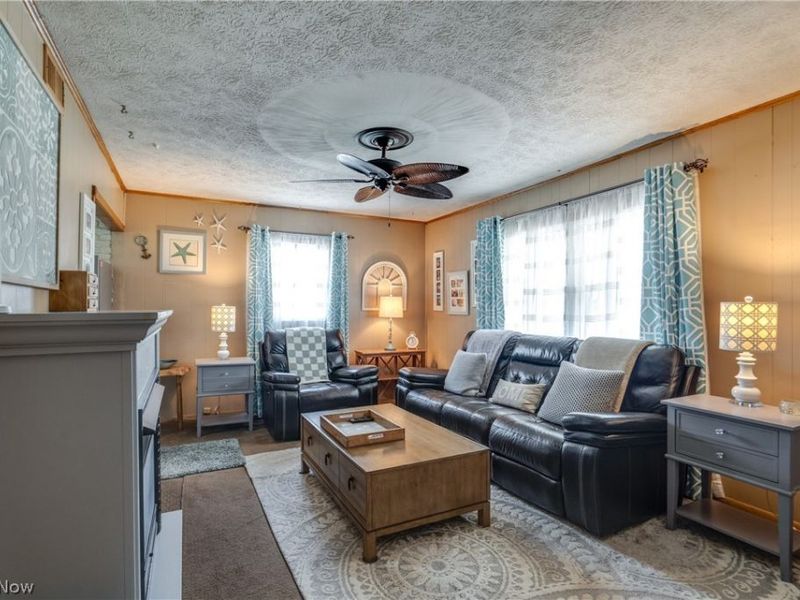 2313 Bollinger Avenue NE, Canton, OH 44705 Photo 5