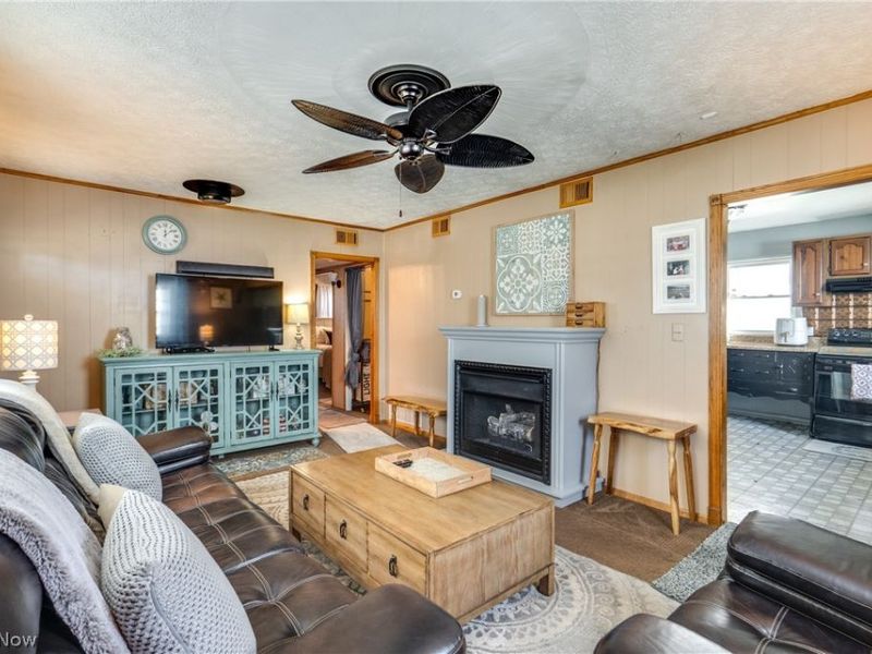 2313 Bollinger Avenue NE, Canton, OH 44705 Photo 6