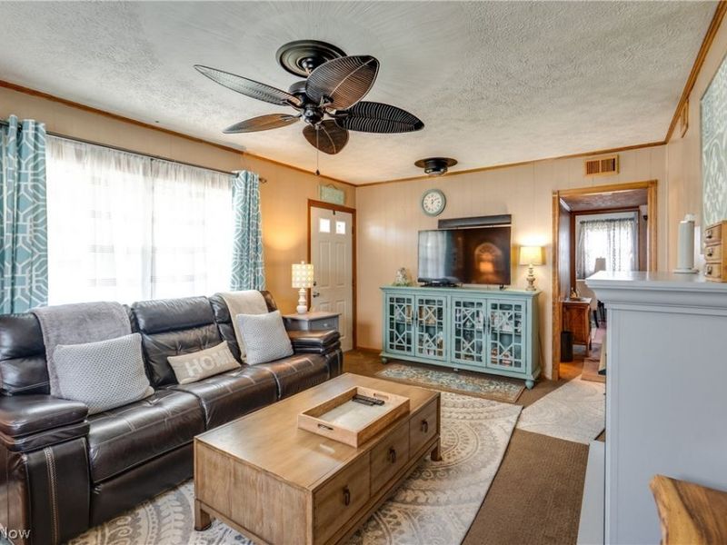 2313 Bollinger Avenue NE, Canton, OH 44705 Photo 7