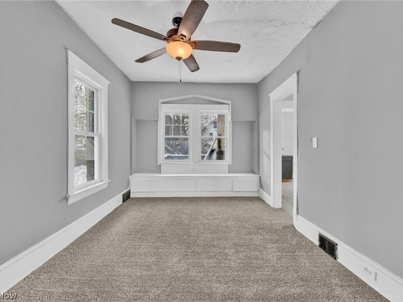 12824 Woodside Avenue , Cleveland, OH 44108 Photo 10
