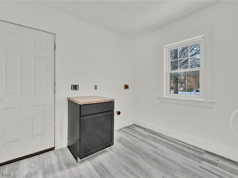 12824 Woodside Avenue , Cleveland, OH 44108 Photo 16