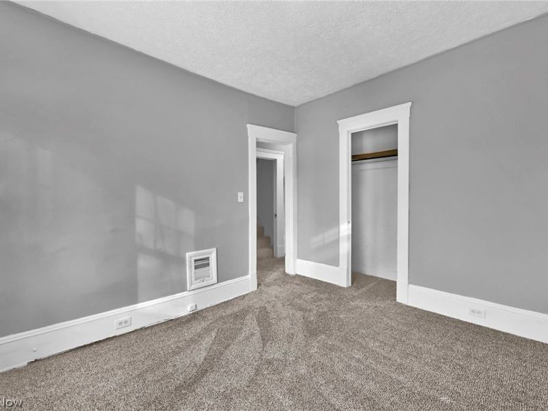 12824 Woodside Avenue , Cleveland, OH 44108 Photo 24