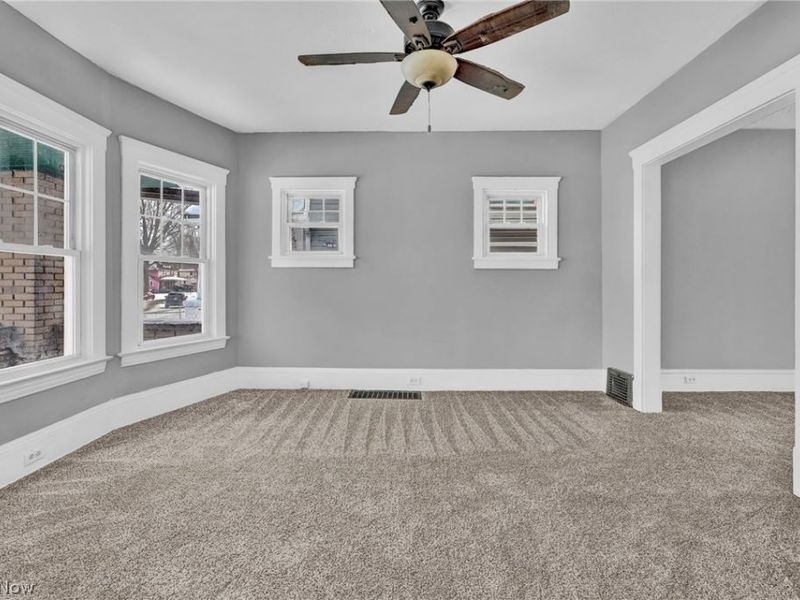 12824 Woodside Avenue , Cleveland, OH 44108 Photo 3