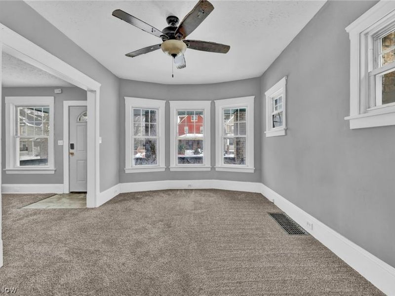 12824 Woodside Avenue , Cleveland, OH 44108 Photo 9