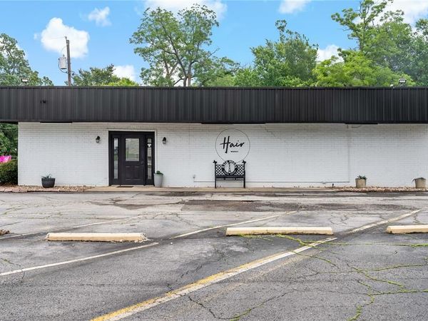 1850 Pine Bluff Street , Paris, TX 75460