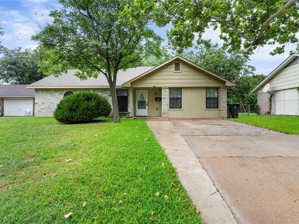1121 Sam Houston Drive , Garland, TX 75042