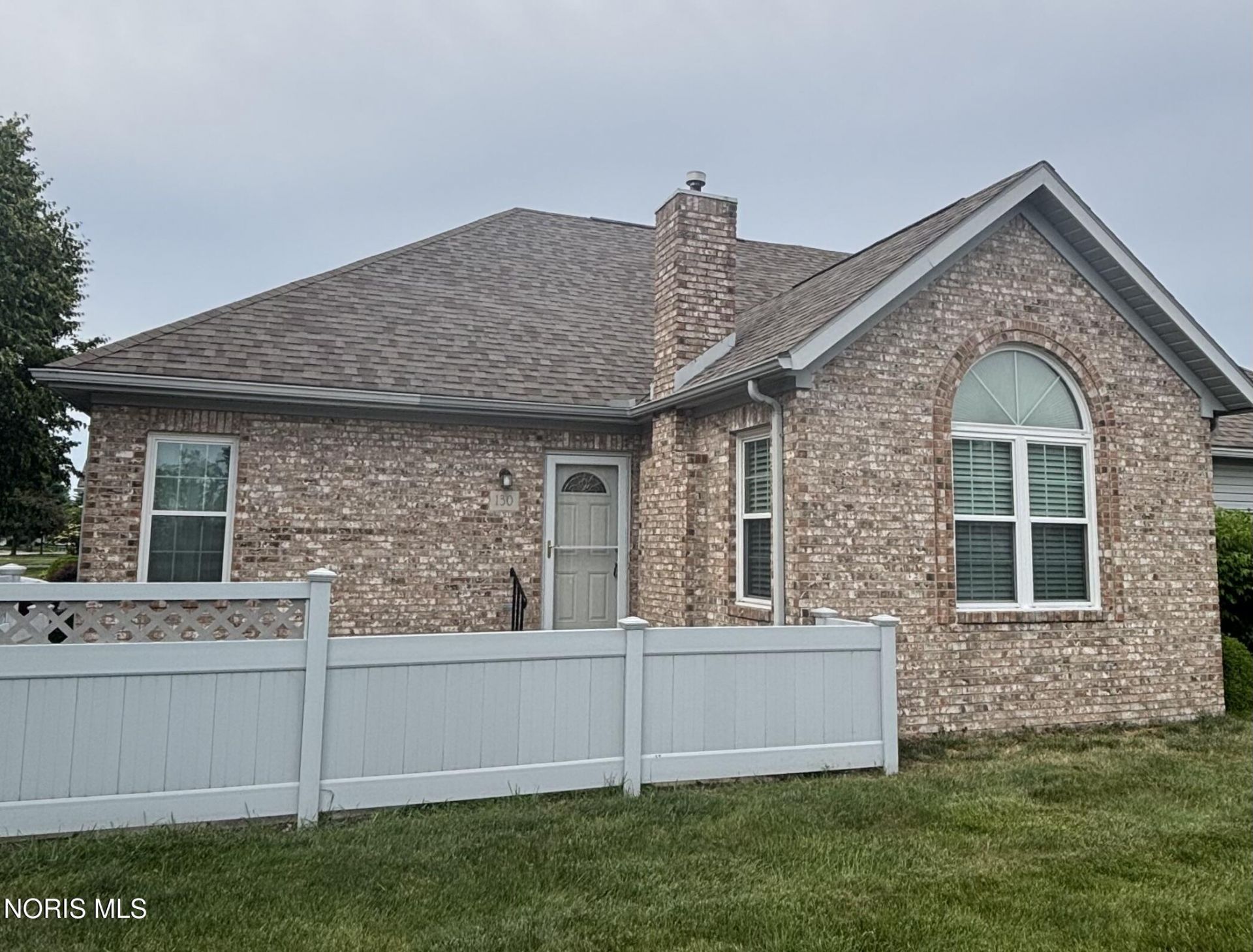 130 Stonegate Boulevard, Bowling Green, OH 43402 Main Photo