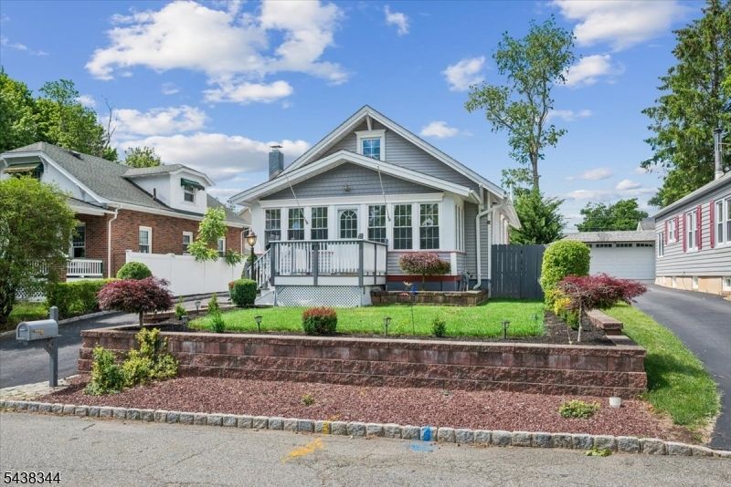 15 Clover Pl, Mine Hill, NJ 07803 Main Photo