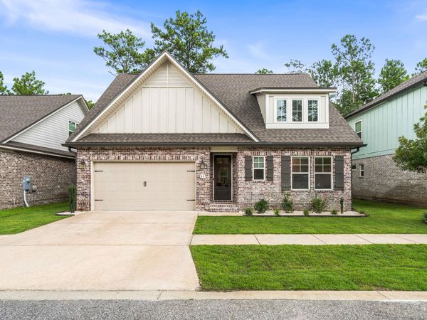 89 Laurel Oaks Drive, Freeport, FL 32439