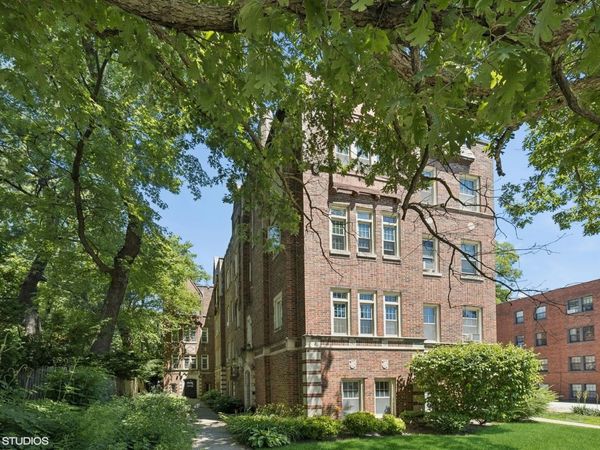 70 Pine Avenue , Unit 1A, Riverside, IL 60546