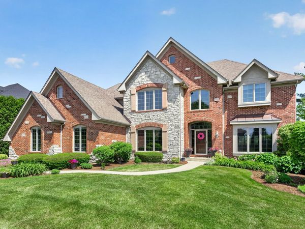39W696 Henry David Thoreau Place , St. Charles, IL 60175