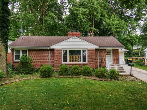 129 Eastview Drive , Normal, IL 61761