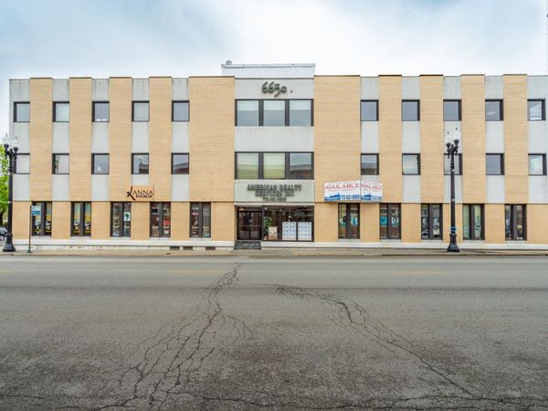 6650 N Northwest Highway , Chicago, IL 60631