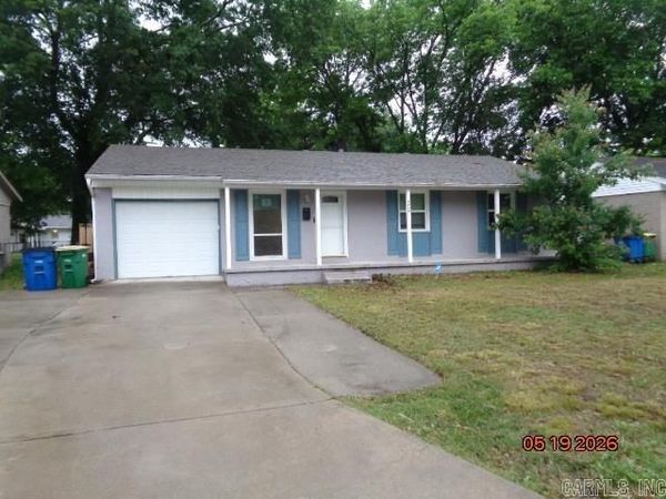 6620 Farmstead Road, North Little Rock, AR 72117