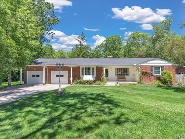 2133 Ferry Road, Grand Island, NY 14072