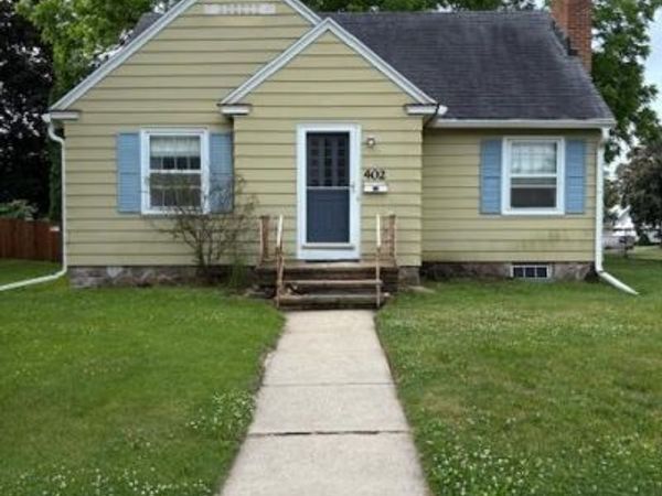 402 9th Street, Baraboo, WI 53913