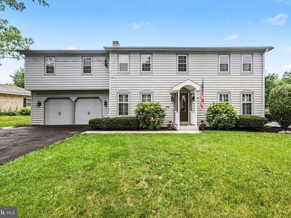 1000 DALE PLACE, CARLISLE, PA 17013