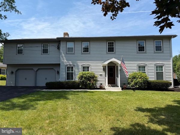 1000 DALE PLACE , CARLISLE, PA 17013