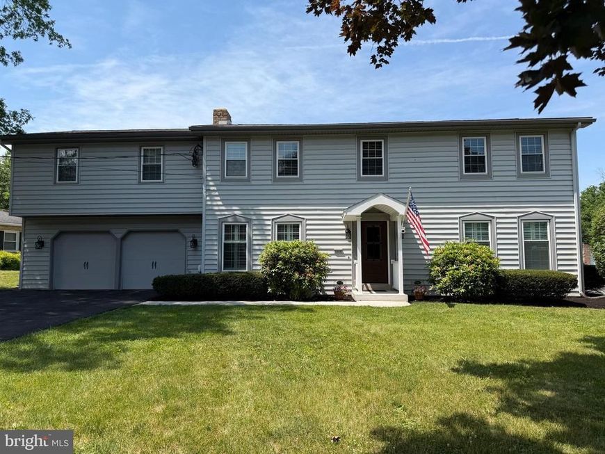 1000 Dale Place , Carlisle, PA 17013 Main Photo